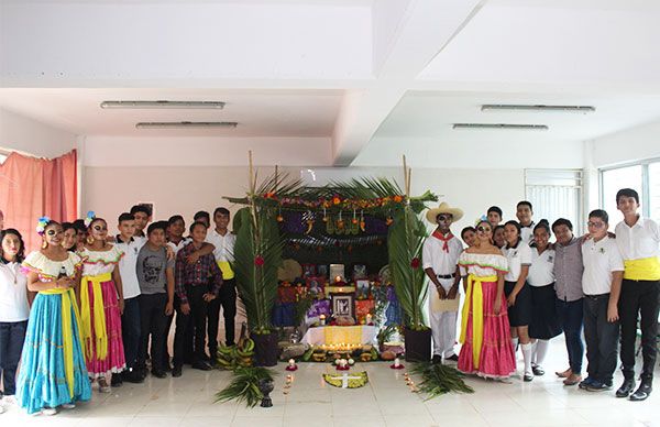 Preparatoria José Martí mantiene vivas las tradiciones del pueblo