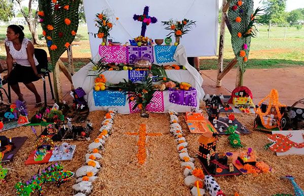 Escuelas antorchistas conmemoran el Día de Muertos 