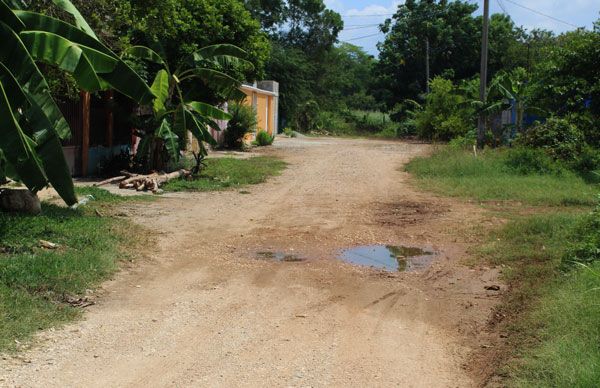 Antorchistas de la Clara Córdova solicitan material de relleno