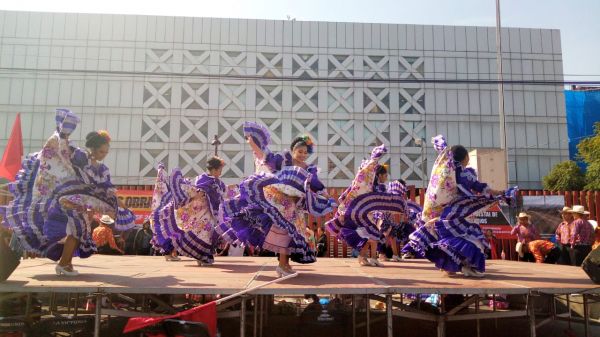 En plantón antorchista se practica la cultura y el deporte 