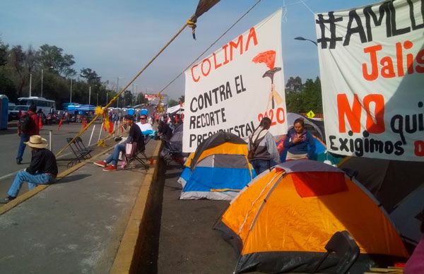 Décimo día de plantón antorchista; colimenses más firmes 