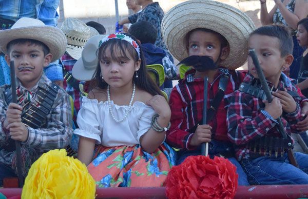 Escuelas antorchistas conmemoran 109 aniversario de la revolución.