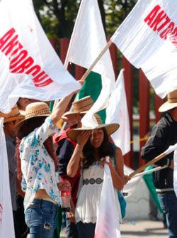 Nueve días de plantón, once meses de espera