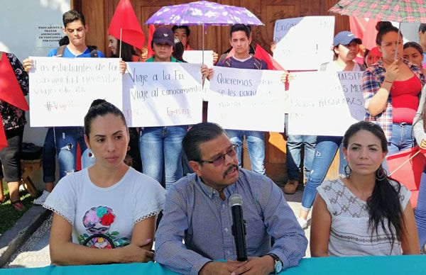 Estudiantes y maestros piden audiencia al gobernador