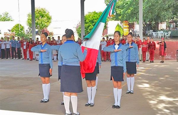 Realizan concurso interno de escoltas en el Colegio de Bachilleres de Tuzantla