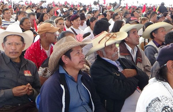 Líderes campesinos de RTC asisten a conferencia rumbo al cierre de festejos del 45 Aniversario del Movimiento Antorchista 