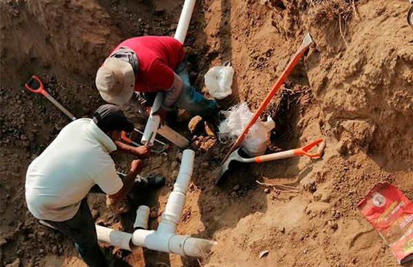 Avanza construcción de redes de agua y drenaje en Ixtapaluca