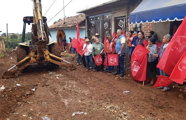 A pesar de los recortes presupuestales, Antorcha sigue llevando obras al pueblo