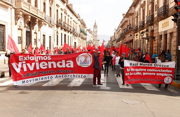 Morelianos se manifiestan una vez más para denunciar ineptitud del morenista Morón Orozco