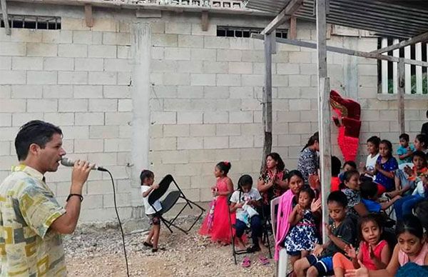 Inauguran electrificación en la colonia Unidad Antorchista; llaman a formar partido político