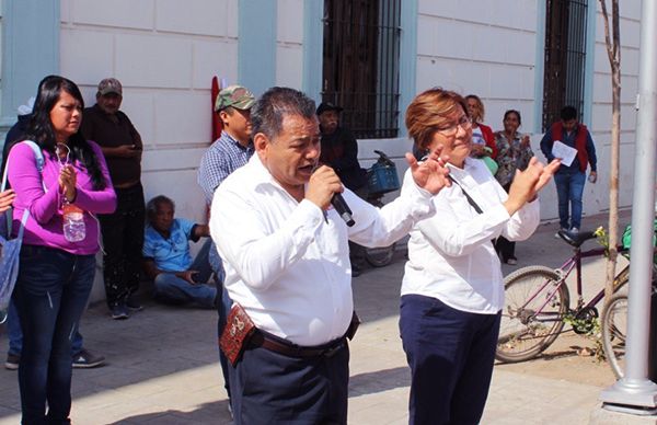  Los afectados por la sordera de Xico   