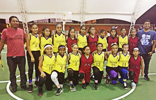 Da equipo infantil femenil de básquet 4Âº lugar a Guerrero