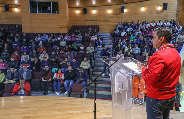 Brindan certeza jurídica a escuelas de Chimalhuacán