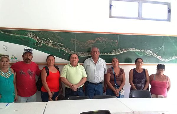 Se compromete ayuntamiento de Puerto Morelos brindar servicios públicos en colonia 