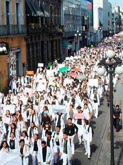 Megamarcha estudiantil, lección cívica a un gobierno mediocre e inepto 