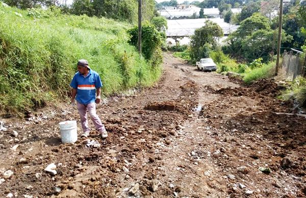Exigen antorchistas rescate de obras en Tenango
