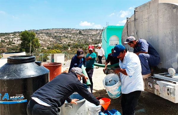 Abastece agua a Cumbres de Chicometepec el Ayuntamiento de Atexcal