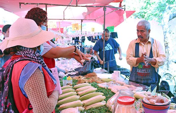 Apoyan a comerciantes durante contingencia