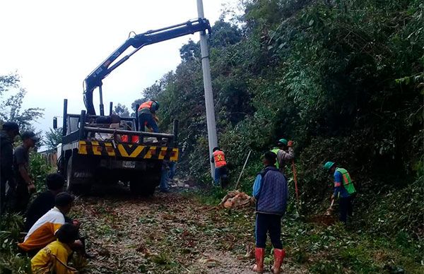 Logran electrificación en Tenejapa