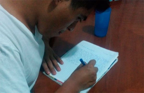 Me encuentro en casa y sin comida: docente