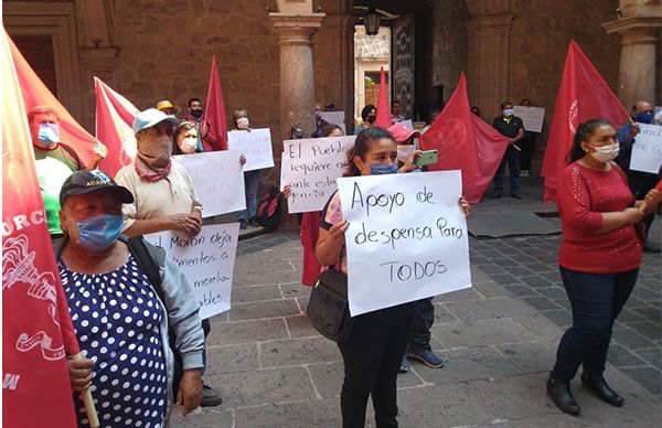 50 días sin comida ni ayuda del gobierno, denuncian morelianos ante palacio municipal