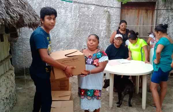 Distribuye Antorcha alimentos entre familias indígenas mayas
