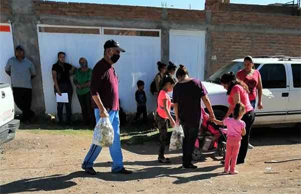 Entrega Movimiento Antorchista insumos alimenticios en Durango