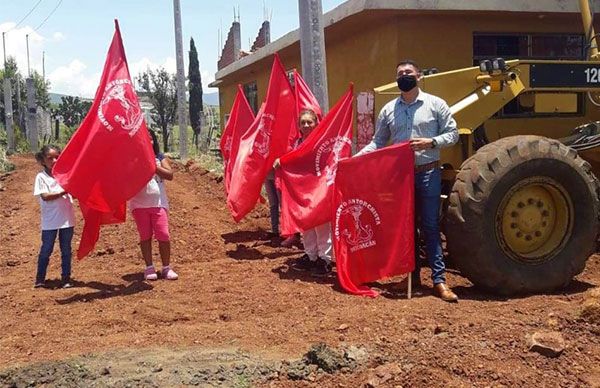 Logran maravatienses mejoramiento de calles después de 11 meses de gestión