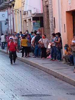 La contradicción de los programas sociales y el desempleo en México