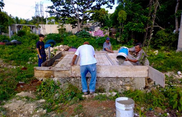 Sin apoyo de alcaldesa, construyen en BJ dispensario médico