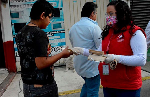 Ixtapaluca le apuesta a la prevención de contagios y distribuye cubre bocas