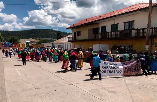 Rarámuris a la Marcha del Hambre; AMLO liquida apoyos al campo