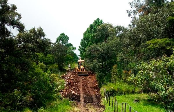 Inicia segunda etapa de construcción de camino en Teopisca