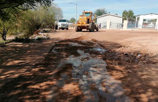 Dan mantenimiento a calles de la colonia La Antorcha, de Hermosillo