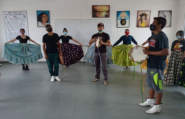 Bailarines jarochos se preparan para Espartaqueada Cultural