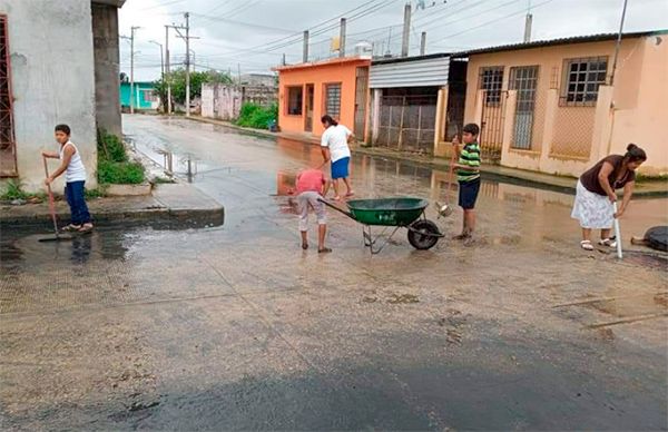 Aguas negras ponen en riesgo a familias de Macuspana, Tabasco