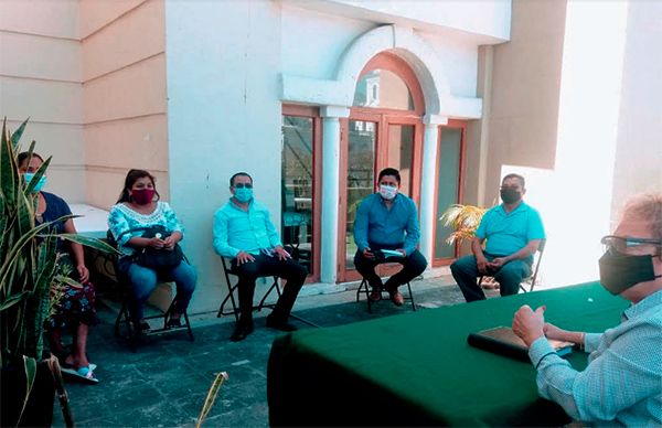 Se reúnen colonos con funcionaria del ayuntamiento de Chilpancingo