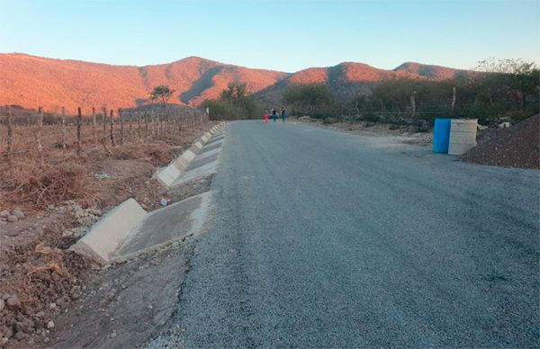 Casi lista nueva carretera para San Gabriel y Tonaya