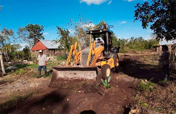 Financian en Yucatán reparación de calles con cooperación comunitaria