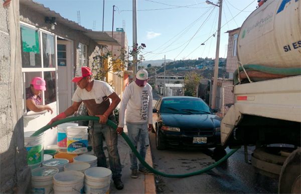 Lleva Antorcha pipas de agua a colonias del sur