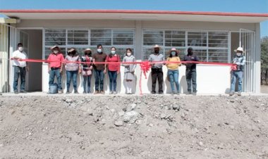 Construyen en Cañada Morelos salón de usos múltiples