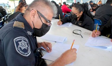 Policías de Chimalhuacán renuevan licencias de portación de armas de fuego