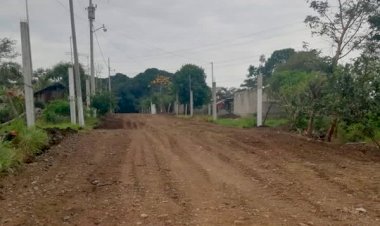 Rehabilitan calles en la colonia Juan Manuel Celis