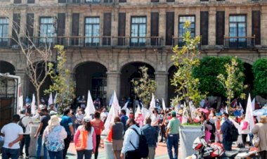 Se manifiestan antorchistas en las oficinas del gobierno capitalino