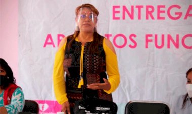 Entrega DIF aparatos auditivos en Ixtapaluca