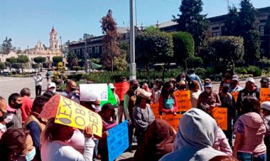 Colonos y comerciantes de Toluca exigen obras y servicios