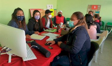 Docentes del Valle de Toluca reciben videoconferencia “El papel del docente en medio de la crisis educativa