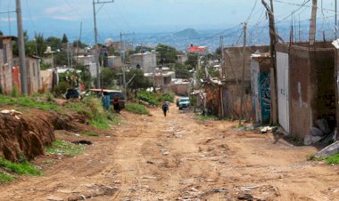 Familias de Lomas de San Isidro exigen desazolve de fosas