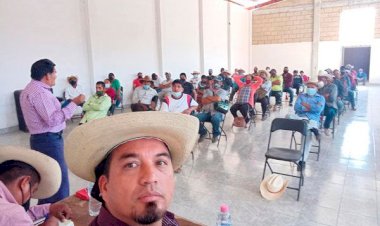 Se reúnen antorchistas de Sultepec con su dirigente Juan Pedro Martínez Soto
