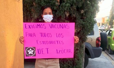 Alumnos de la Unidad Educativa “Tlacaélel” exigen ser vacunados